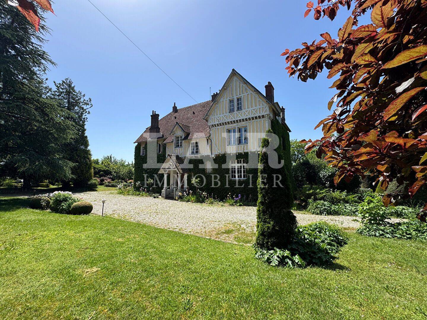 Maison 16 pièces 464 m² · à Mortagne-au-Perche · 464 m² · 890 000 €