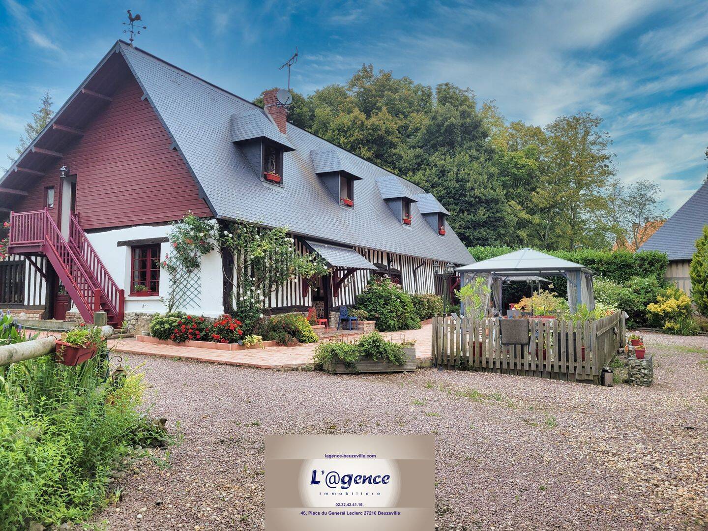 Maison 12 pièces 339 m² · à La Lande-Saint-Léger · 339 m² · 840 000 €