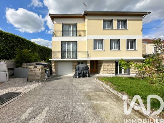 Maison à vendre 669 000 € 12 pièces 8 chambres 220 m² 530 m² de terrain Plain Champs-Clos Roger-Noue Brossard Chelles 77500