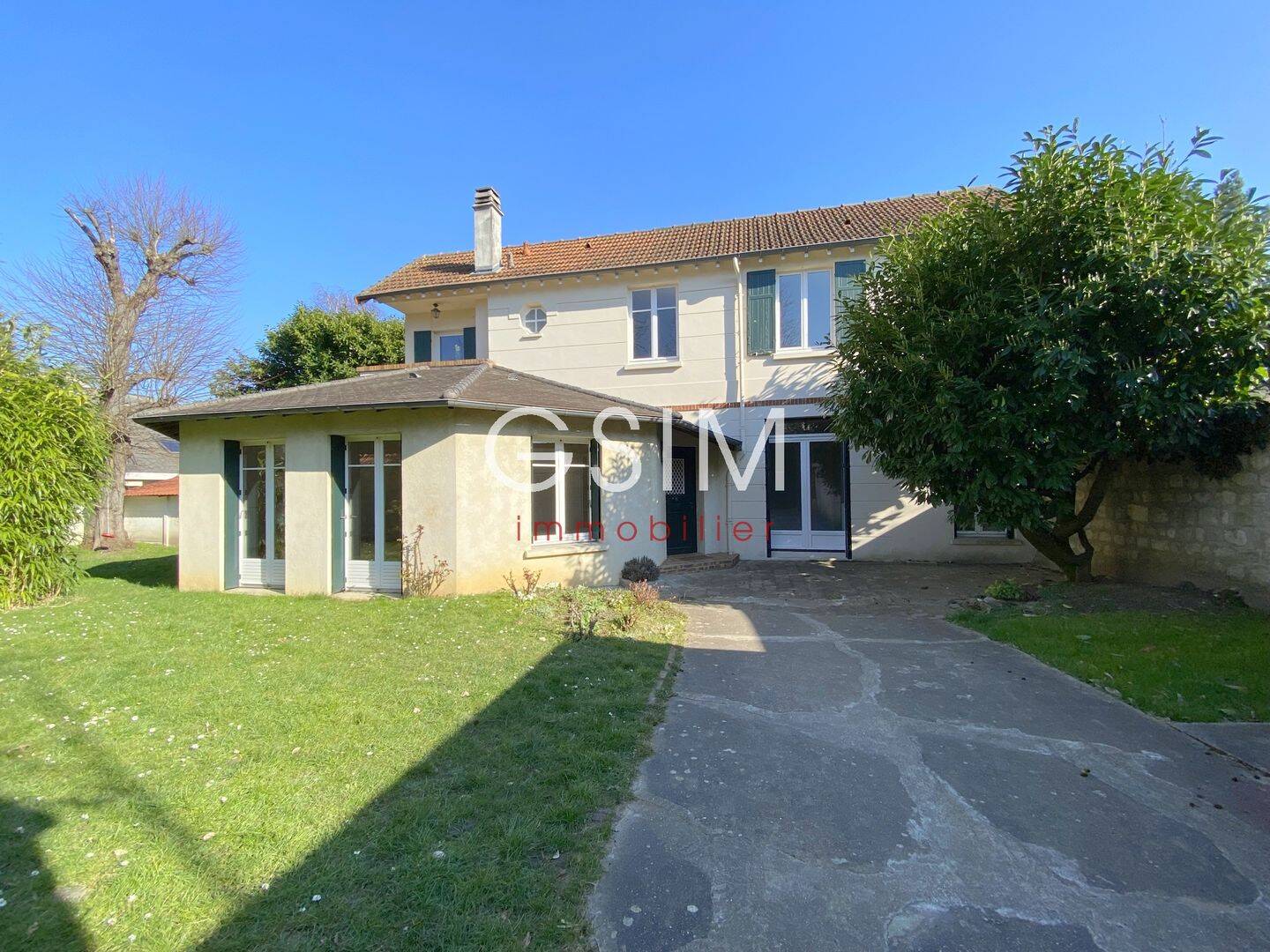 Maison 6 pièces 130 m² · à Garches · 130 m² · 3 810 €