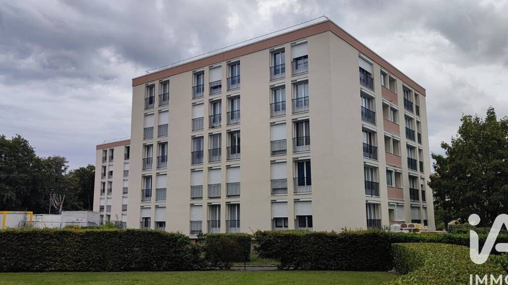 Appartement à louer 830 € 2 pièces 1 chambre 42,6 m² Étage 2/4 Racinay Pierrefite Rambouillet 78120