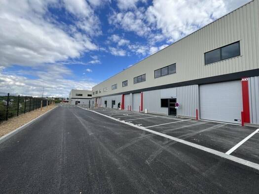 Local d'activités à louer 3 524 € 436 m² d'espace de stockage Champniers 16430