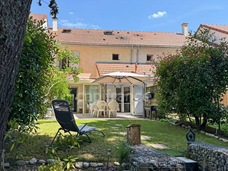Maison 5 pièces 116 m² · à Ferney-Voltaire · 116 m² · 615 000 €