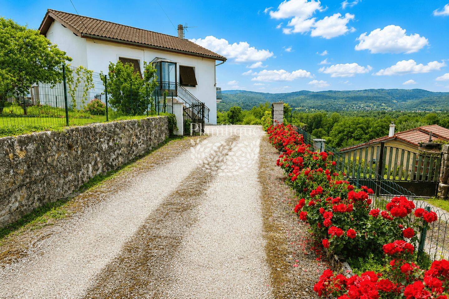 Maison 5 pièces 105 m² · à Pont-d'Ain · 104,9 m² · 249 000 €