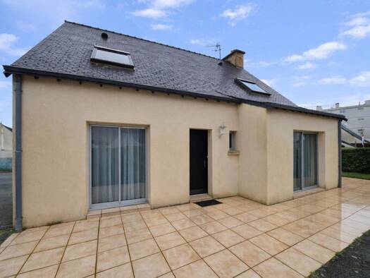 Maison à vendre 354 950 € 7 pièces 6 chambres 102 m² 527 m² de terrain La Gare Auray 56400