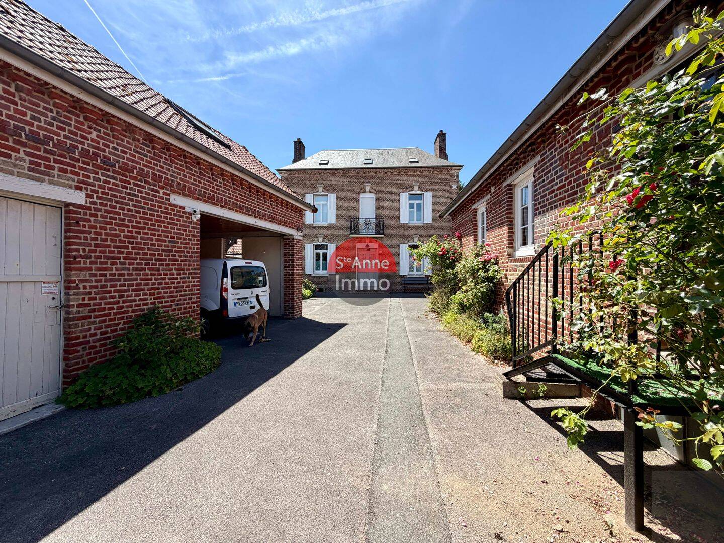 Maison 8 pièces 220 m² · à Poulainville · 220 m² · 397 000 €