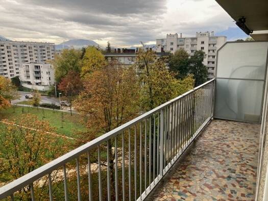 Appartement à louer 900 € 3 pièces 2 chambres 64 m² Étage 4/5 Ayguinards Meylan 38240