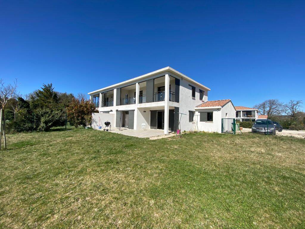 Maison 5 pièces 141 m² · à Aix-en-Provence · 141 m² · 2 458 €/mois
