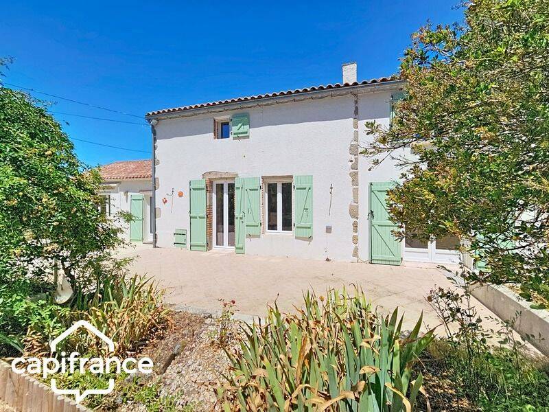 Maison 7 pièces 131 m² · à Argentonnay · 131 m² · 158 000 €