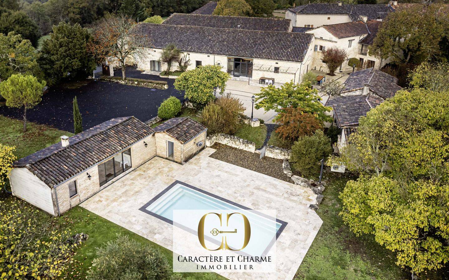 Maison 12 pièces 565 m² · à Cahors · 565 m² · 1 250 000 €