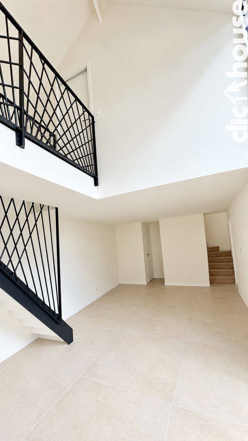 Maison 5 pièces 96 m² · à Bernières-sur-Mer · 96 m² · 325 000 €