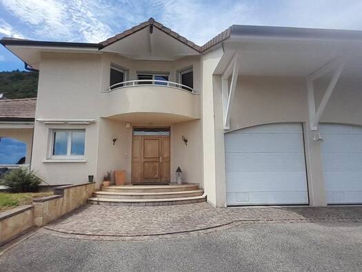 Maison à vendre 3 300 000 € 15 pièces 5 chambres 382 m² 3 000 m² de terrain Sud Ouest Divonne-les-Bains 01220