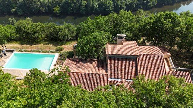 Maison 7 pièces 216 m² · à Puy-l'Évêque · 216 m² · 380 000 €
