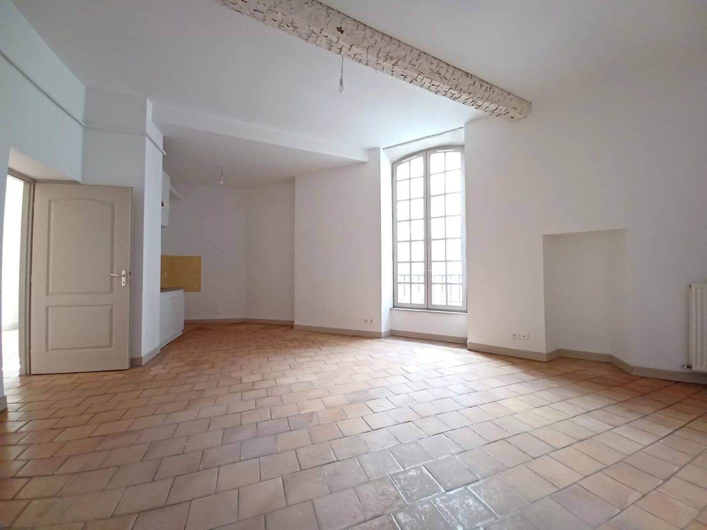 Appartement 3 pièces 62 m² · à Beaucaire · 61,6 m² · 620 €/mois