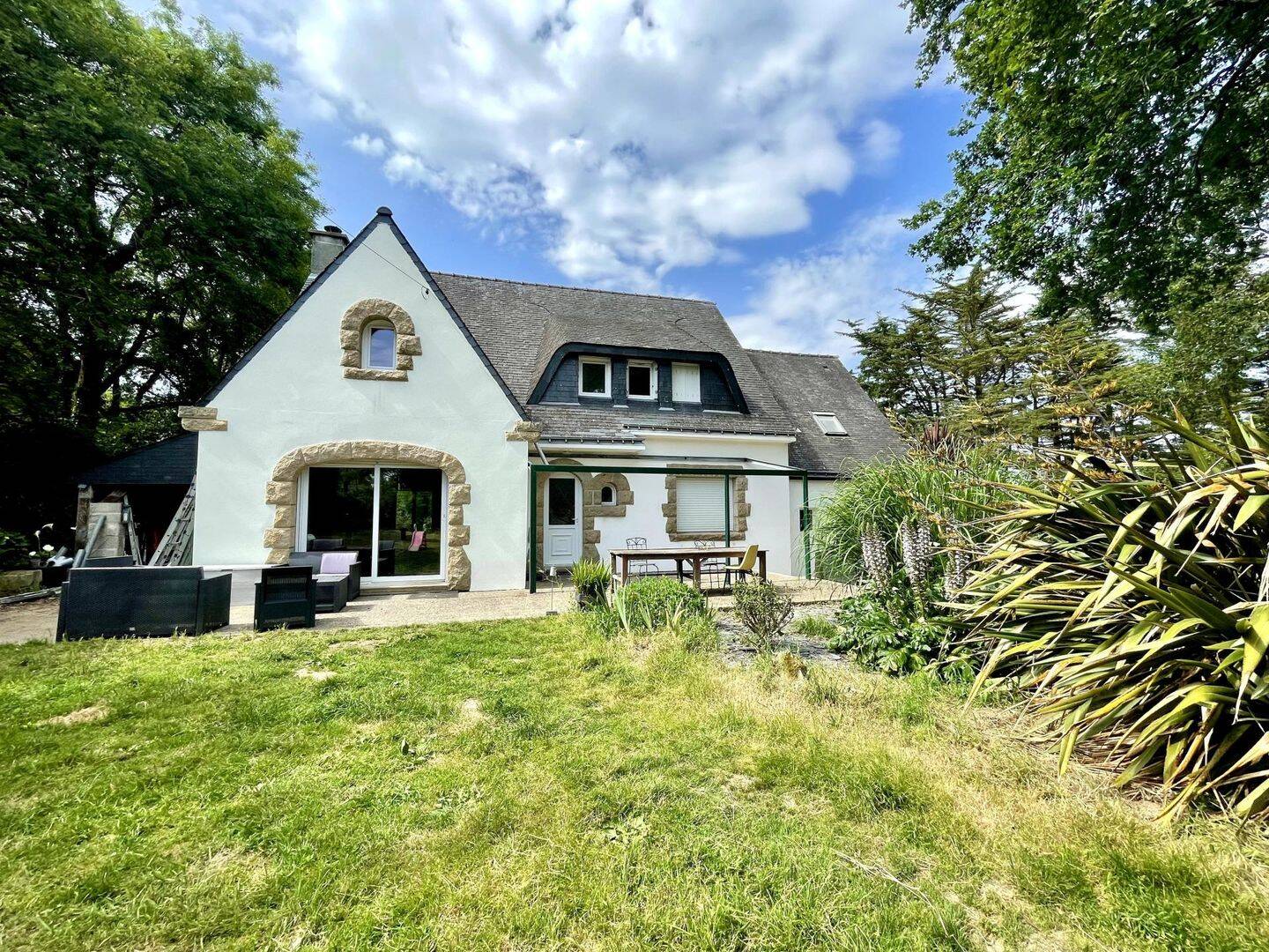 Maison 10 pièces 200 m² · à Pluneret · 200 m² · 493 000 €