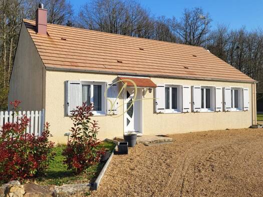 Maison de plain-pied à vendre 239 900 € 6 pièces 4 chambres 94 m² 975 m² de terrain Saint-Piat 28130