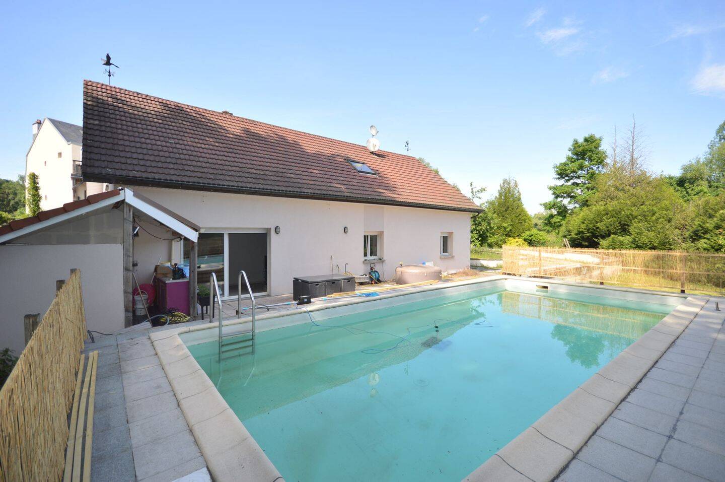 Maison 10 pièces 220 m² · à Sainte-Suzanne · 220 m² · 275 500 €