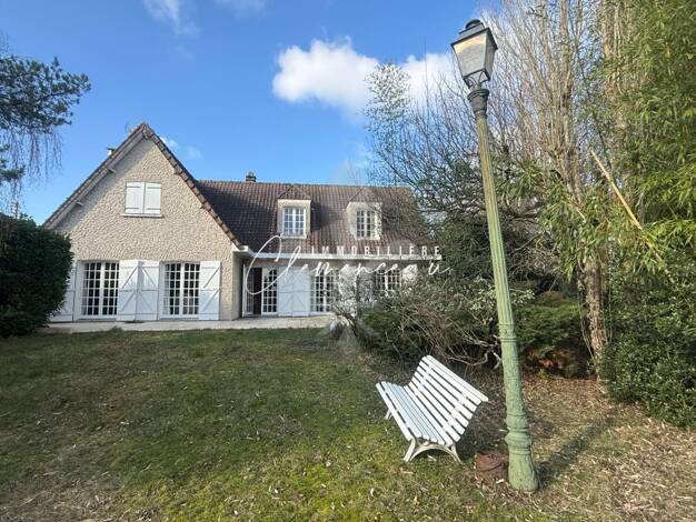 Maison à vendre 675 000 € 7 pièces 5 chambres 190 m² 1 044 m² de terrain Villennes-sur-Seine 78670