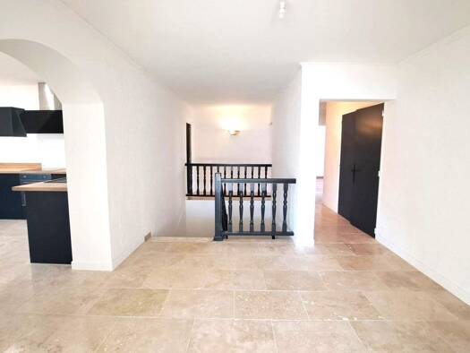 Immeuble à vendre 1 150 000 € 310 m² Saintes-Maries-de-la-Mer 13460