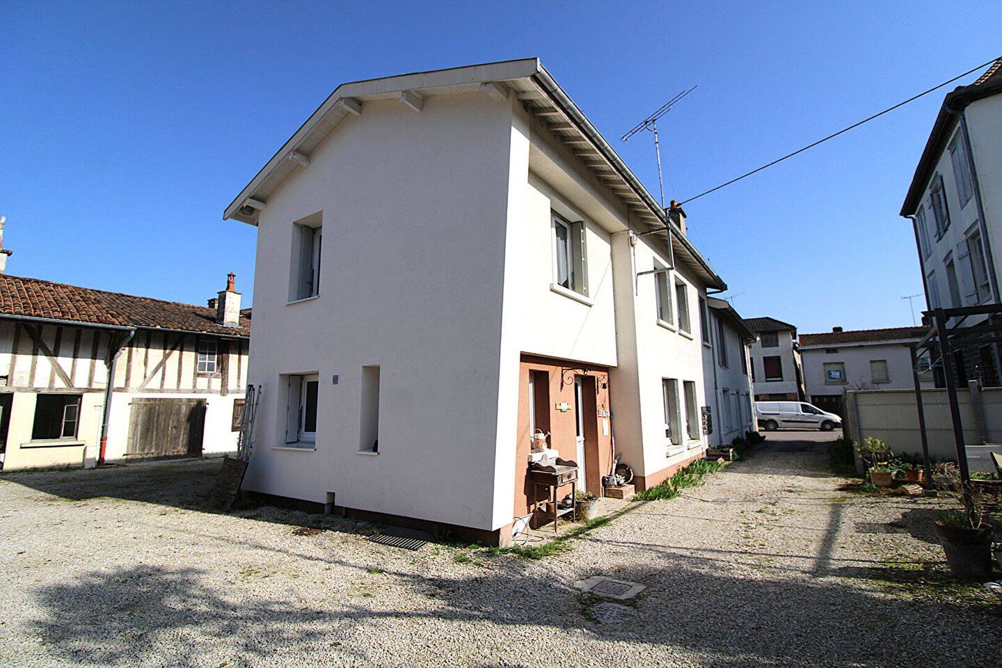 Maison 6 pièces 196 m² · à Chavanges · 196 m² · 120 000 €