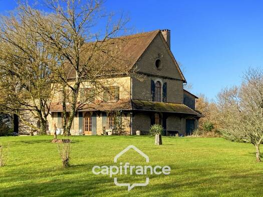 Maison à vendre 550 000 € 8 pièces 4 chambres 318 m² 11 558 m² de terrain Cuiseaux 71480