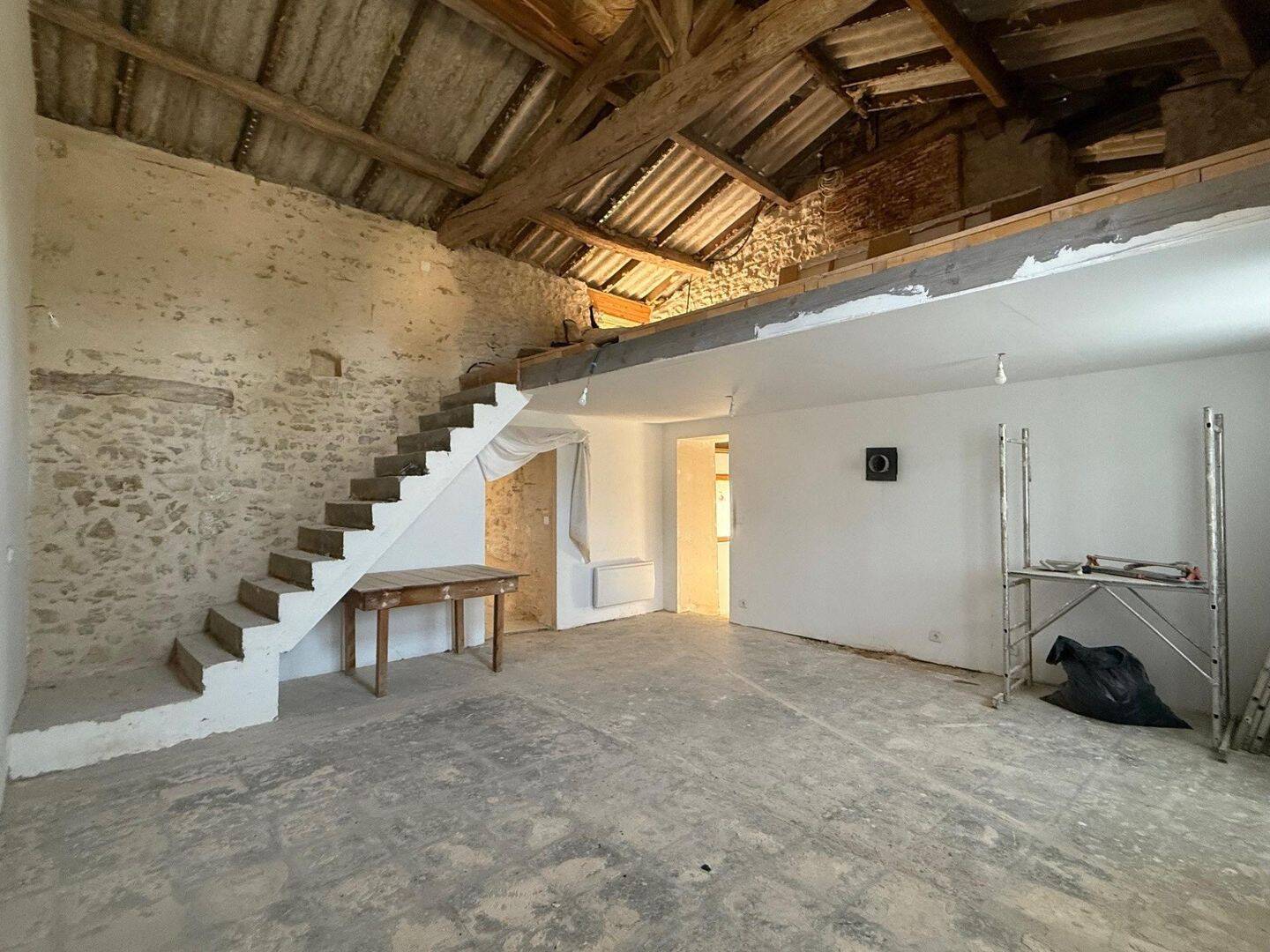 Maison 4 pièces 157 m² · à La Chapelle-Thémer · 157 m² · 80 000 €