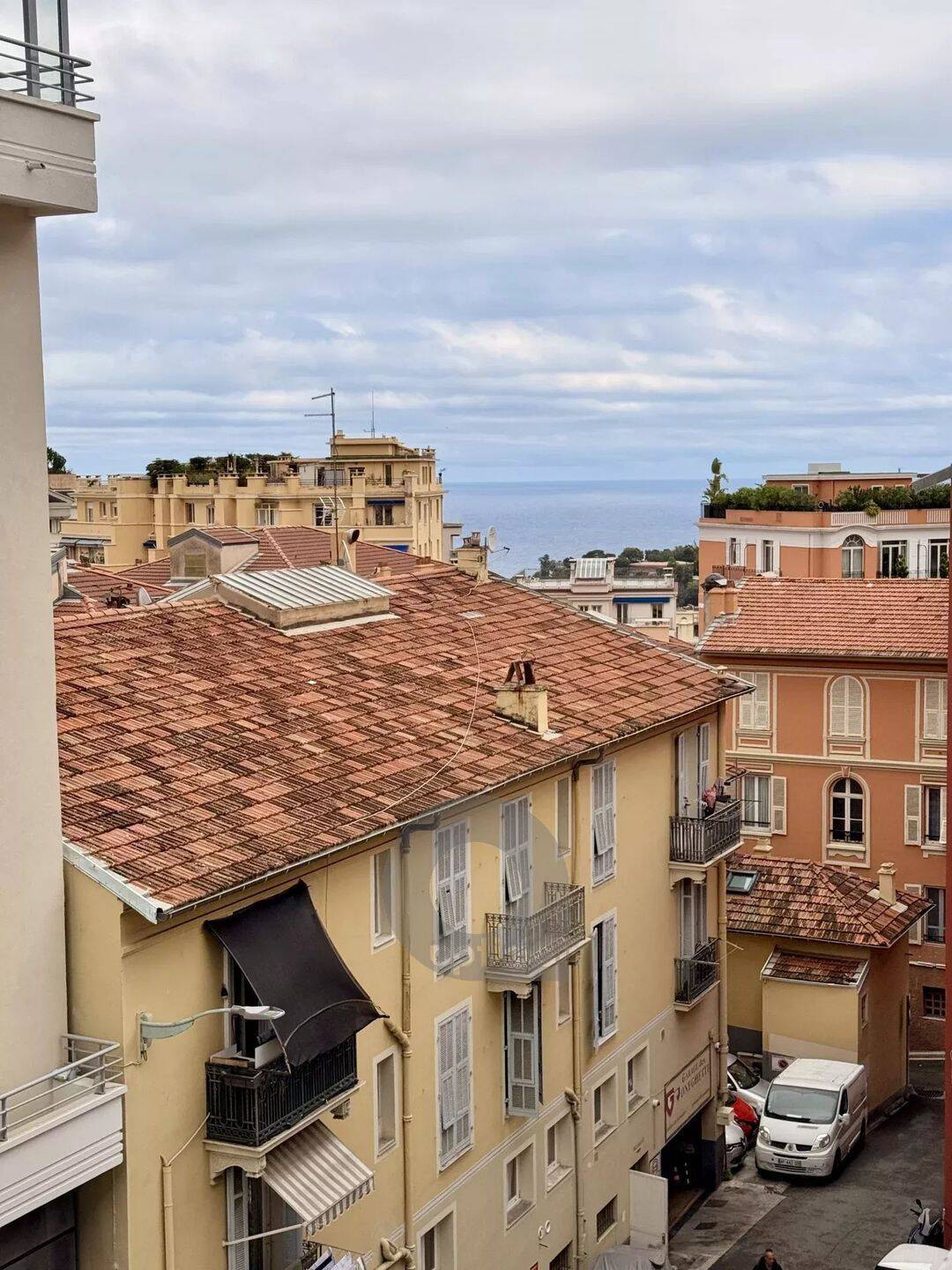 Appartement 2 pièces 43 m² · à Beausoleil · 43 m² · 330 000 €