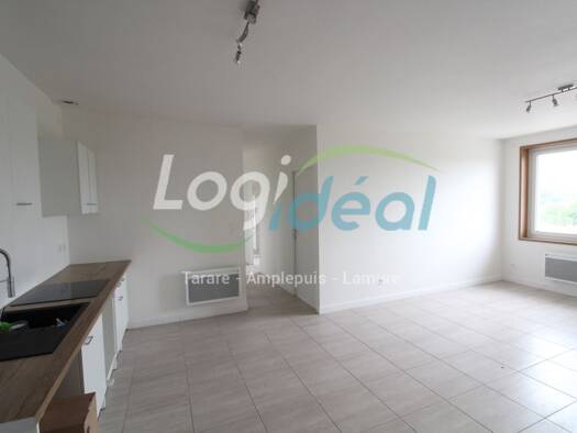 Appartement à louer 595 € 4 pièces 3 chambres 74 m² Étage 1/1 Amplepuis 69550
