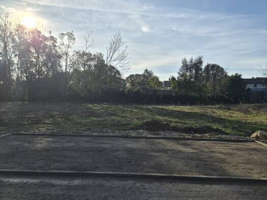 Terrain constructible viabilisé à vendre 90 000 € 384 m² de terrain Béguey 33410