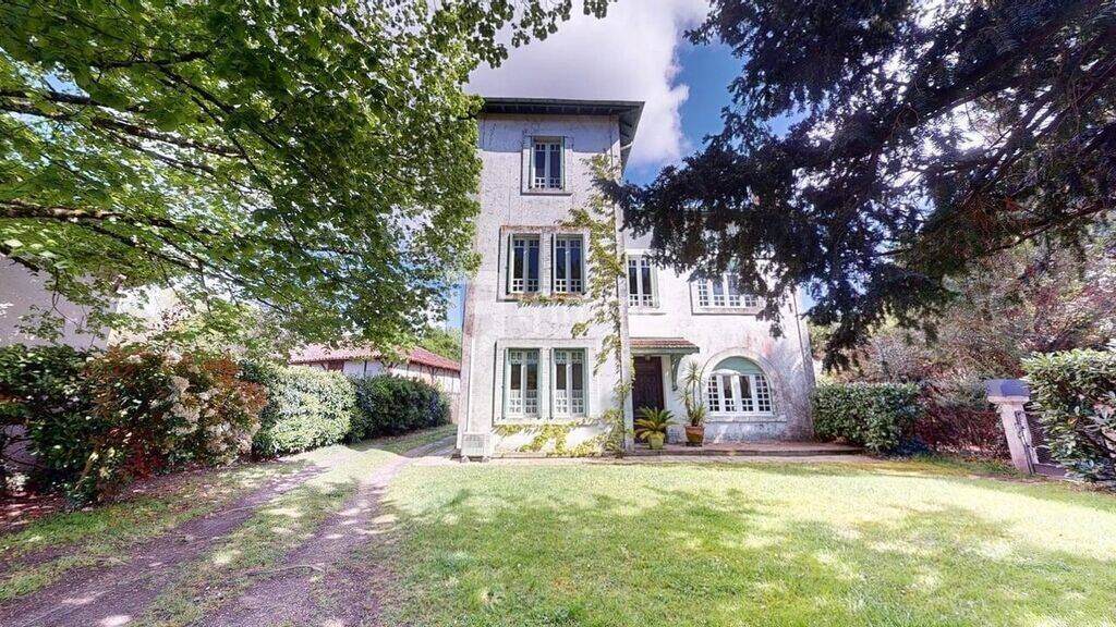 Maison 10 pièces 200 m² · à Luglon · 200 m² · 239 000 €