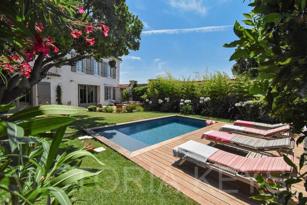 Maison 6 pièces 180 m² · à Loix · 180 m² · 3 710 000 €