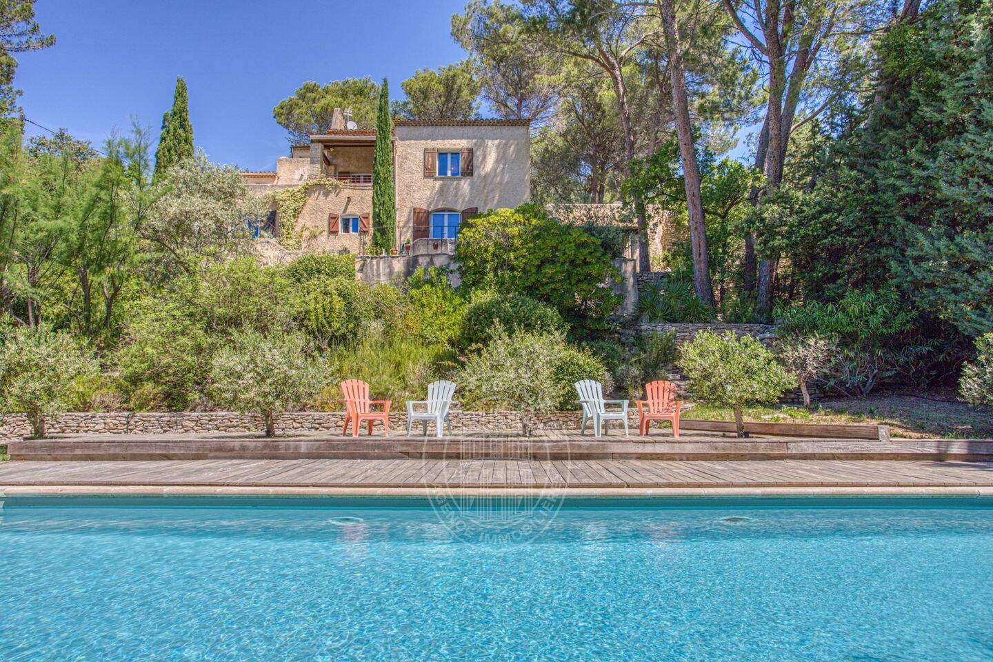 Maison 8 pièces 208 m² · à Mérindol · 208 m² · 860 000 €