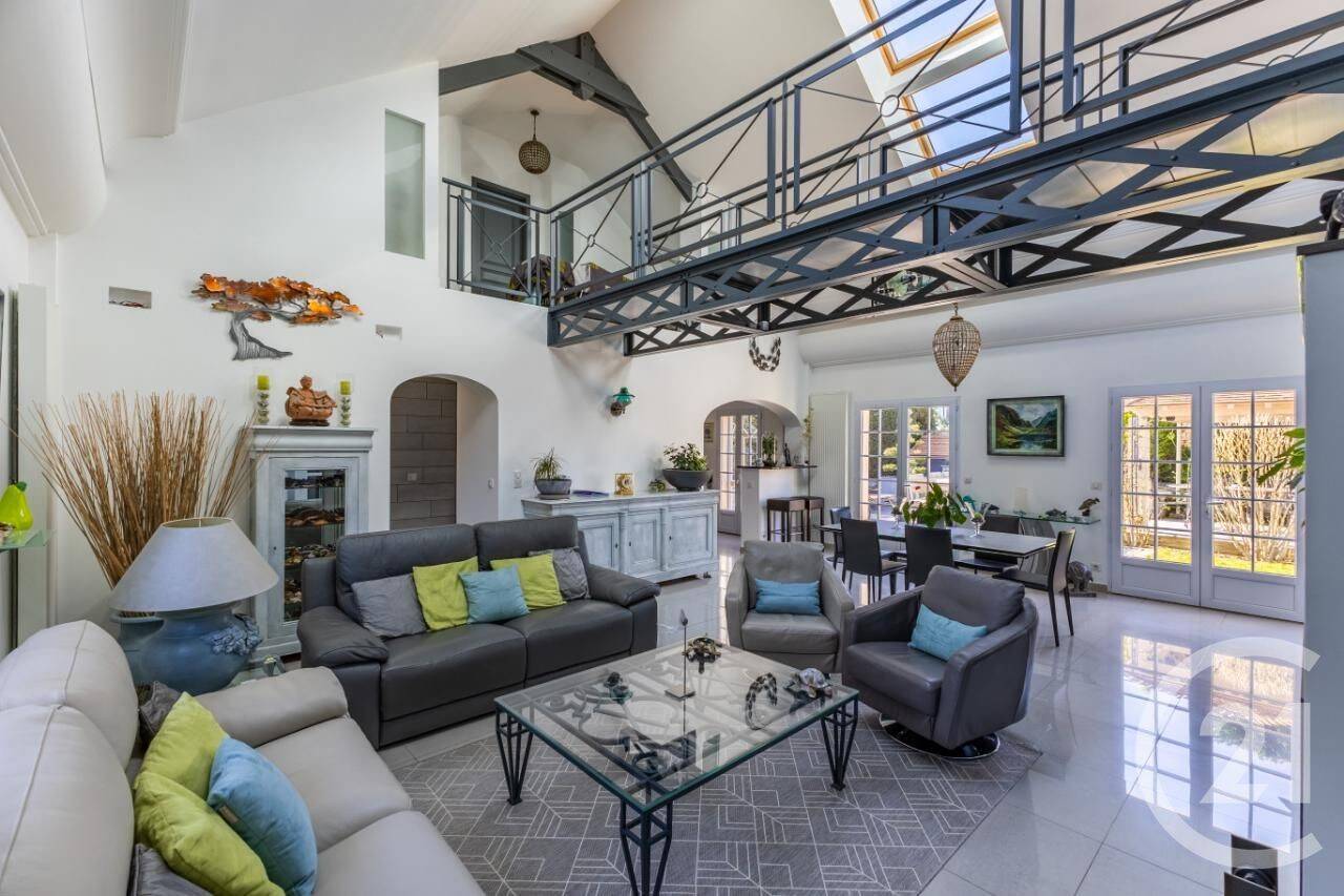 Maison 7 pièces 211 m² · à Le Val-Saint-Germain · 210,8 m² · 695 000 €