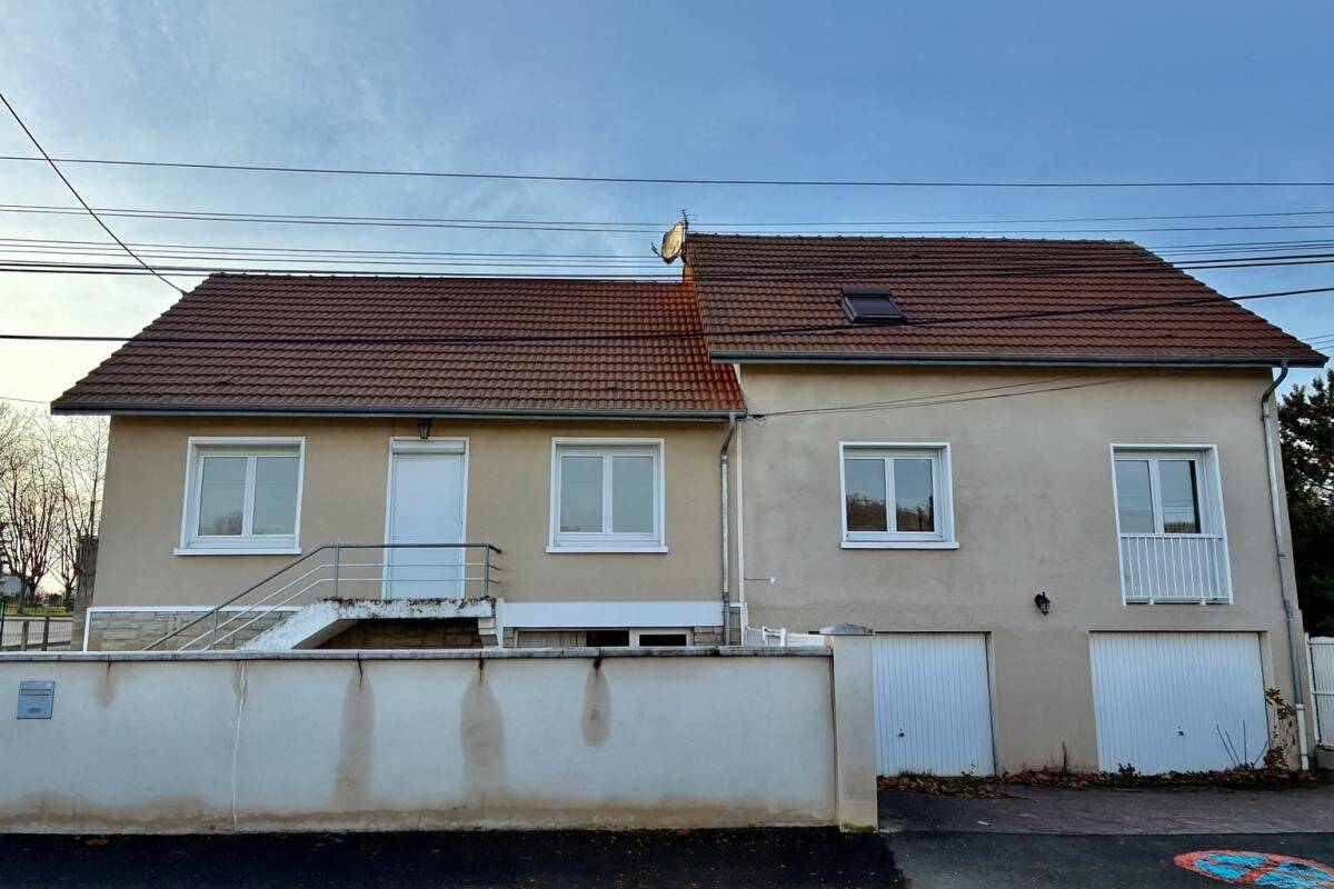 Maison 9 pièces 177 m² · à Saint-Vallier · 177 m² · 220 000 €