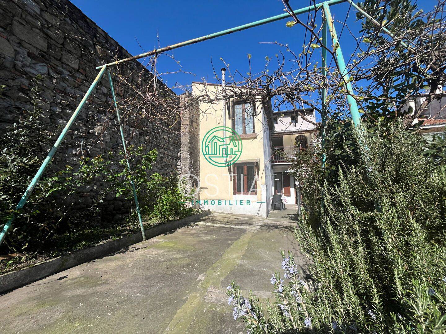 Maison 6 pièces 166 m² · à La Grand-Croix · 166 m² · 179 000 €