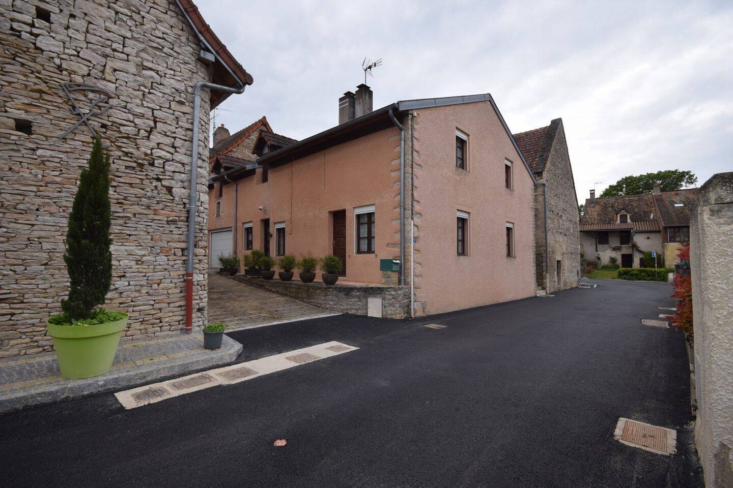 Maison 5 pièces 177 m² · à Sennecey-le-Grand · 177 m² · 102 365 €