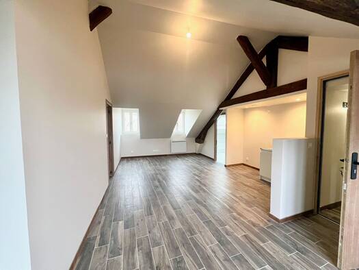 Appartement à vendre - Première occupation 169 000 € 2 pièces 1 chambre 41,7 m² Étage 2/2 Leclerc-Centre Ouest Brie-Comte-Robert 77170