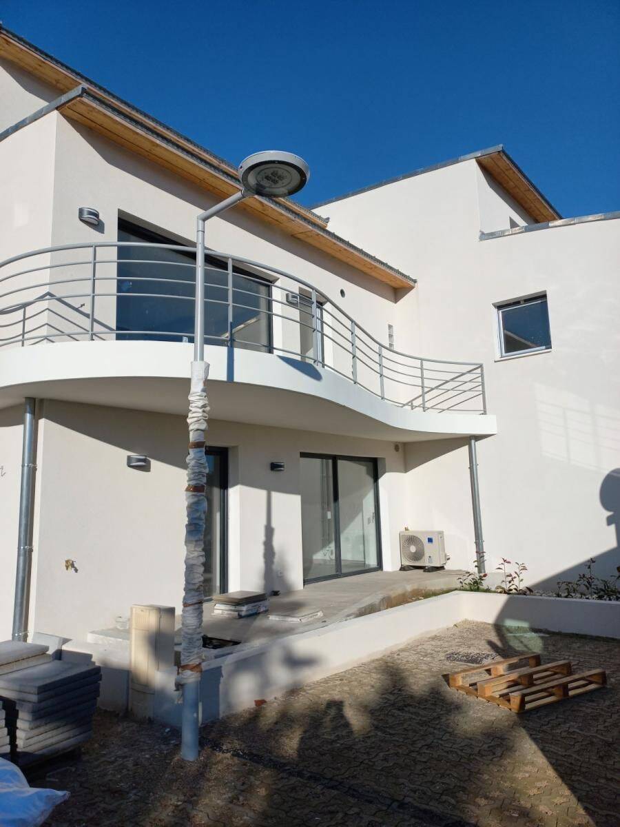 Appartement 3 pièces 82 m² · à Villeneuve-lès-Avignon · 82 m² · 1 003 €