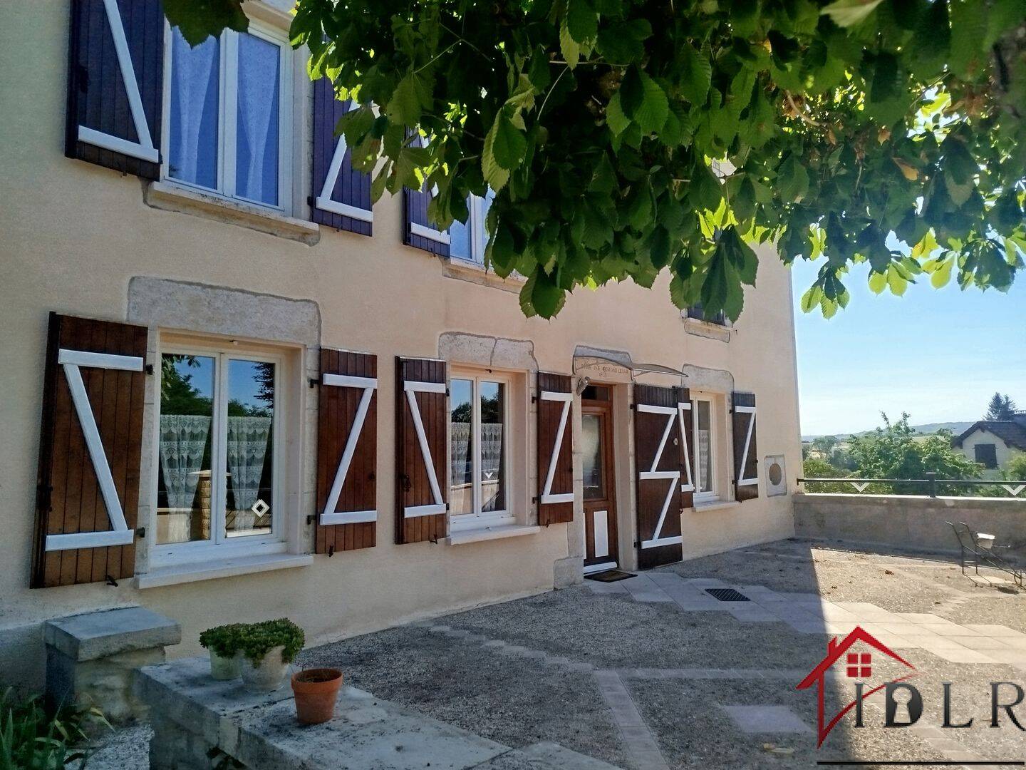 Maison 8 pièces 220 m² · à Chalindrey · 220 m² · 140 000 €