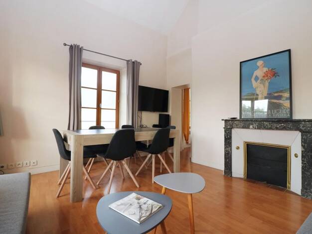 Duplex à vendre 320 000 € 3 pièces 2 chambres 73,5 m² Étage 2/2 Ville Sud Fontainebleau 77300