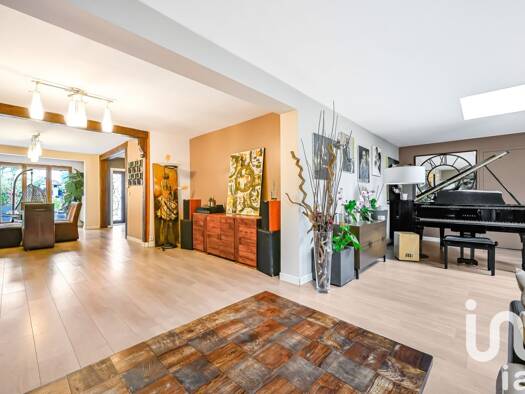 Maison à vendre 770 000 € 11 pièces 5 chambres 240 m² 800 m² de terrain Andilly 95580