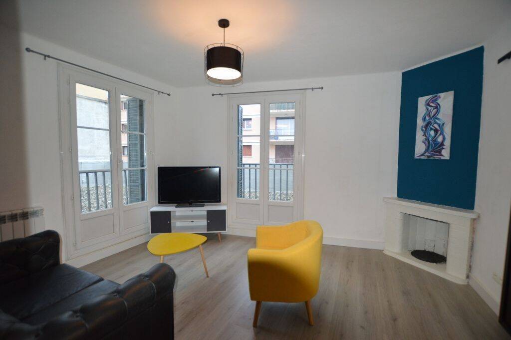 Appartement 2 pièces 45 m² · à Bastia · 45 m² · 660 €