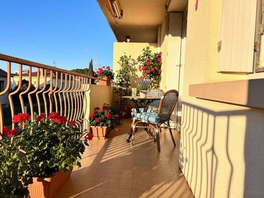 Appartement à vendre 115 000 € 3 pièces 2 chambres 76 m² Étage 1/3 Les Blaches-Les Champs Montélimar 26200