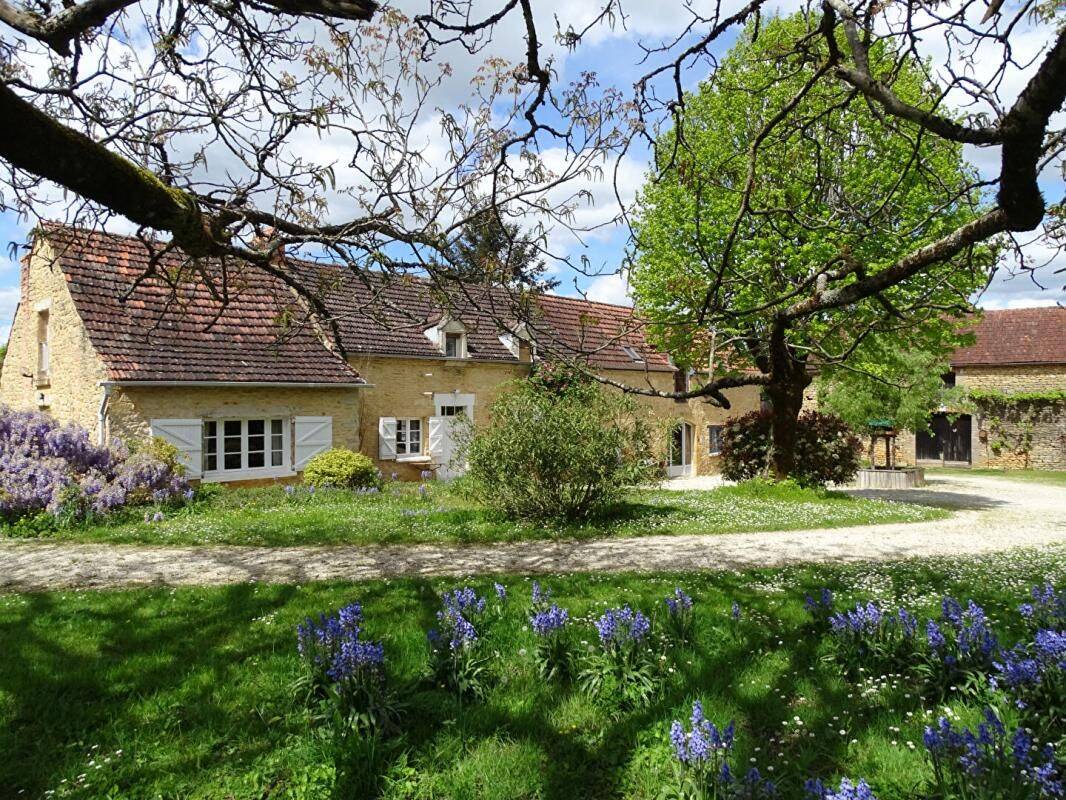 Maison 8 pièces 275 m² · à Saint-Geniès · 275 m² · 550 000 €