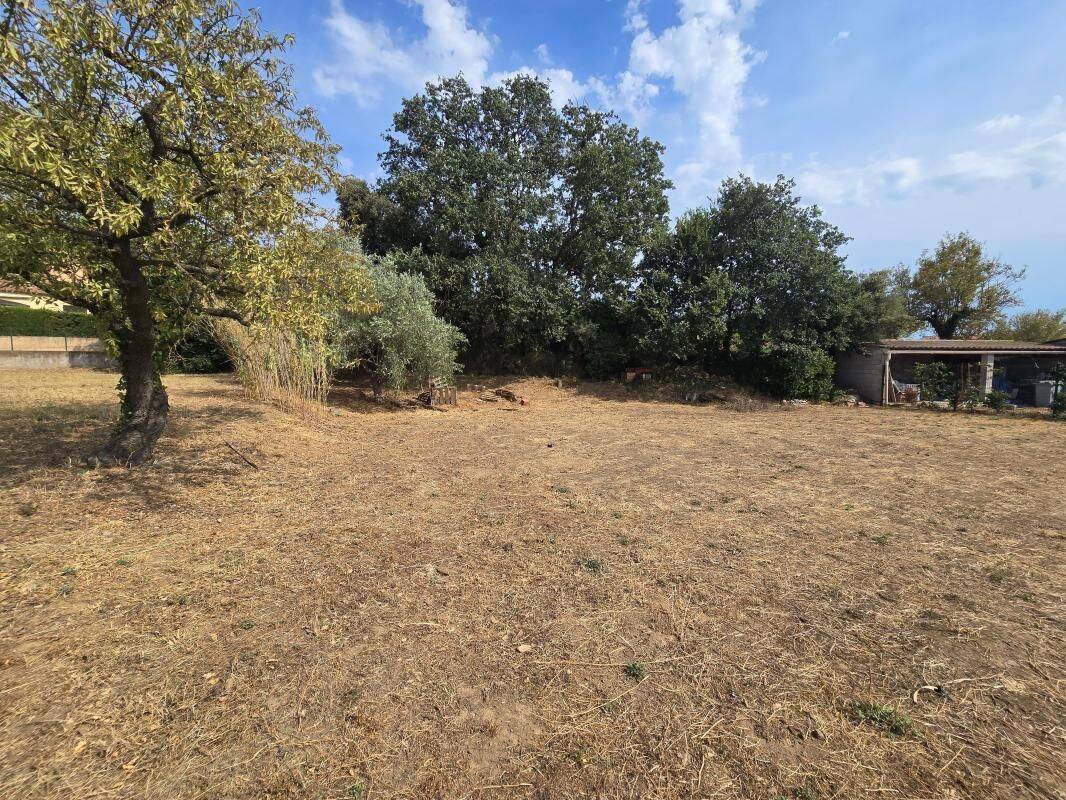 Terrain de 584 m² à Vinassan - photo 2