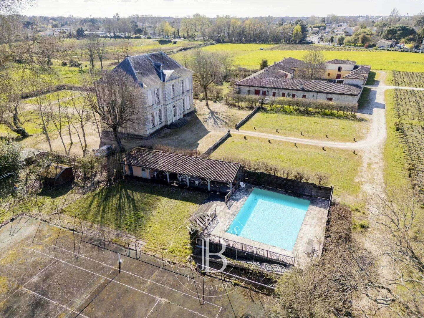Maison 8 pièces 522 m² · à Mérignac · 522 m² · 3 950 000 €