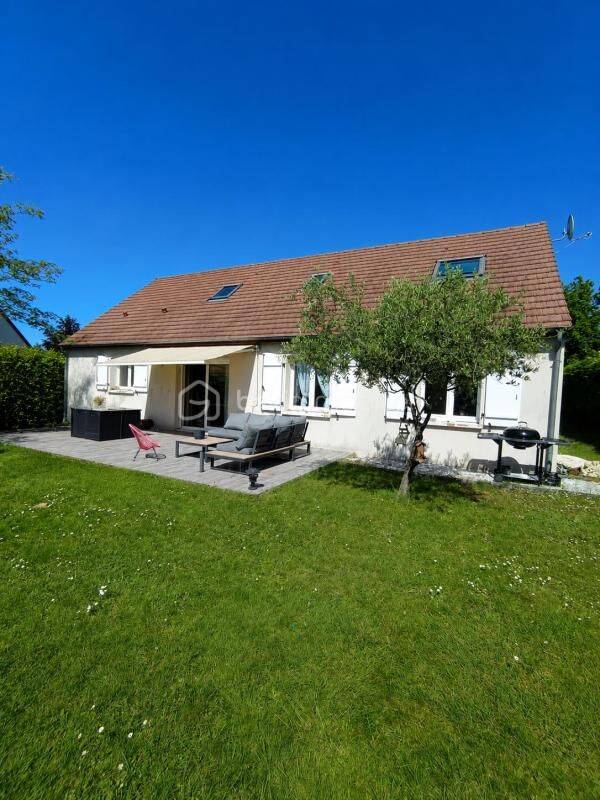 Maison 7 pièces 120 m² · à Monnaie · 120 m² · 304 900 €