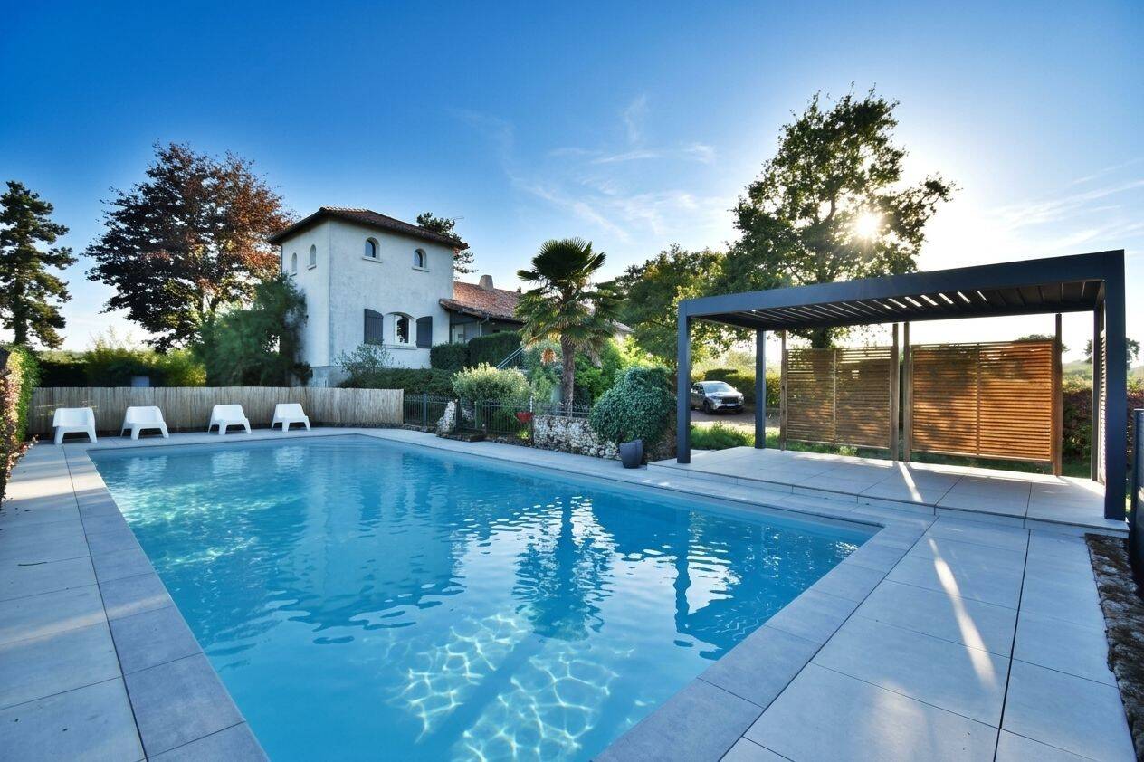 Maison 6 pièces 141 m² · à Saint-Christophe-du-Bois · 141 m² · 323 950 €