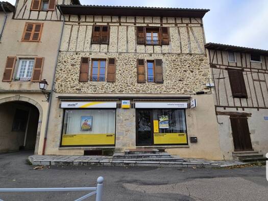 Immeuble à vendre 114 000 € 123 m² Maurs 15600