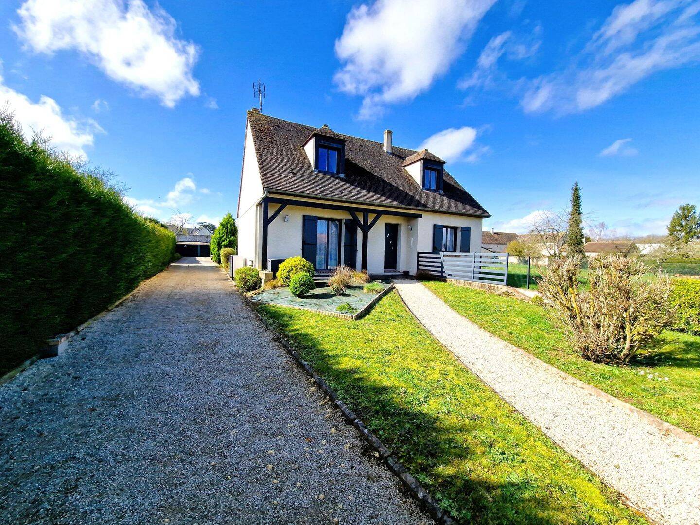 Maison 5 pièces 124 m² · à Auneau-Bleury-Saint-Symphorien · 124 m² · 285 000 €